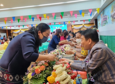 นางสุวรรณี ศรีสุวรรณ์ ผู้อำนวยการกอง พร้อมด้วยบุคลากร ... พารามิเตอร์รูปภาพ 24