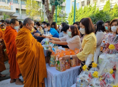 ร่วมกิจกรรมเจริญพระพุทธมนต์และตักบาตรเนื่องในวันขึ้นปีใหม่ ... พารามิเตอร์รูปภาพ 14